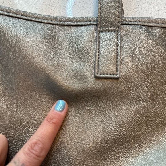 Dazzling Silver Vince Camuto Tote/Bag with Pink Interior Lining - Picture 9 of 10